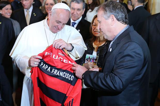 papa-francisco y Zico