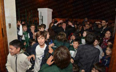 LA PLATA: LA COMUNIDAD DEPORTIVA DEL SAN CAYETANO, MOVILIZADA – Un club de fútbol infantil busca frenar el desalojo