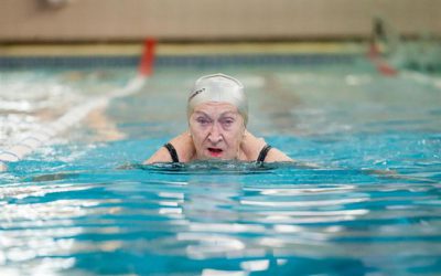 A sus 86 años, la nadadora olímpica Enriqueta Duarte sigue batiendo récords