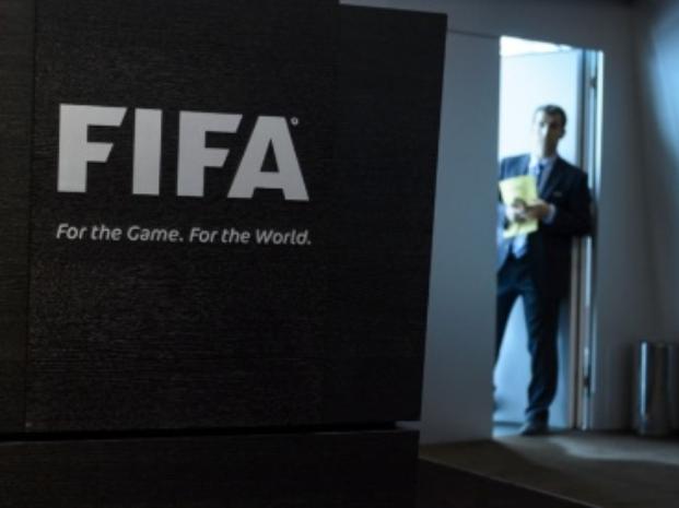 Tres argentinos, imputados en la causa por el escándalo por coimas en la Fifa