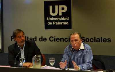 Víctor Lupo ante los estudiantes de periodismo de la Universidad de Palermo