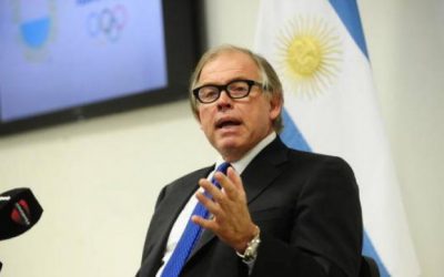 CHAU BECAS  —   DE ERNESTO RODRIGUEZ III