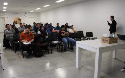 COMODORO RIVADAVIA: Carlos Saggio dictó una capacitación sobre psicología deportiva