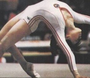 Elena Mukhina, la gimnasta que quedó cuadripléjica a los 20 años, presionada al límite para vencer a Nadia Comaneci