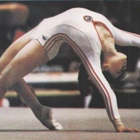 Elena Mukhina, la gimnasta que quedó cuadripléjica a los 20 años, presionada al límite para vencer a Nadia Comaneci