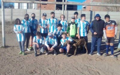 Neuquén: Más de 700 chicos de Plottier reclaman una cancha para poder jugar