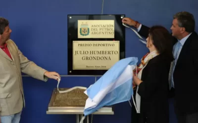 Arsenal al descenso: No queda ni la lápida de Julio Grondona en el Predio de AFA. El «Titanic» hundido.