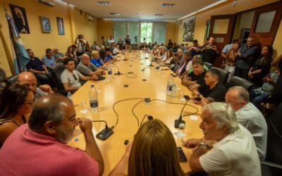 Héctor Daher con dirigentes deportivos en la CGT