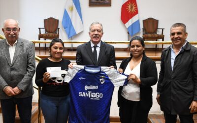 EL JEFE DE GABINETE ENCABEZÓ LA ENTREGA DE INDUMENTARIA A LOS CLUBES QUE PARTICIPARÁN EN EL TORNEO REGIONAL FEDERAL AMATEUR DE FÚTBOL