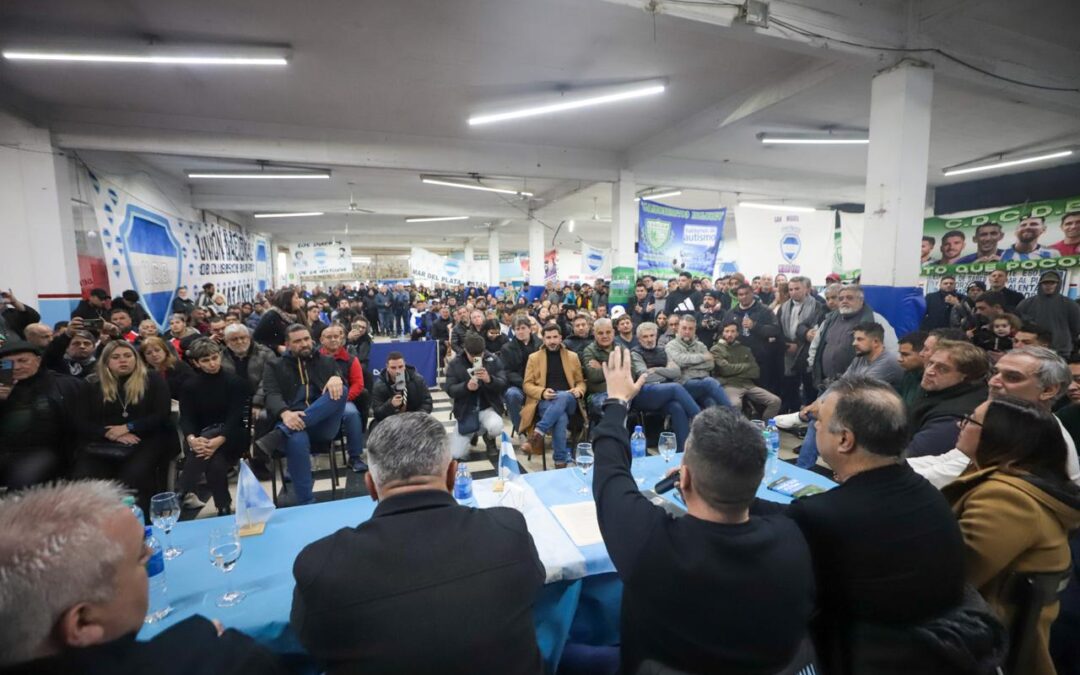 Con el respaldo de CGT, más de 800 dirigentes deportivos se reunieron con «Chiqui» Tapia: «Los clubes no se venden, los clubes se defienden»